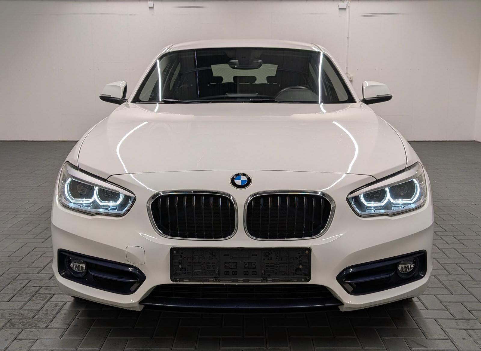 BMW 120 i Sport Line LED/Navi/SHZ/Tempomat/PDC