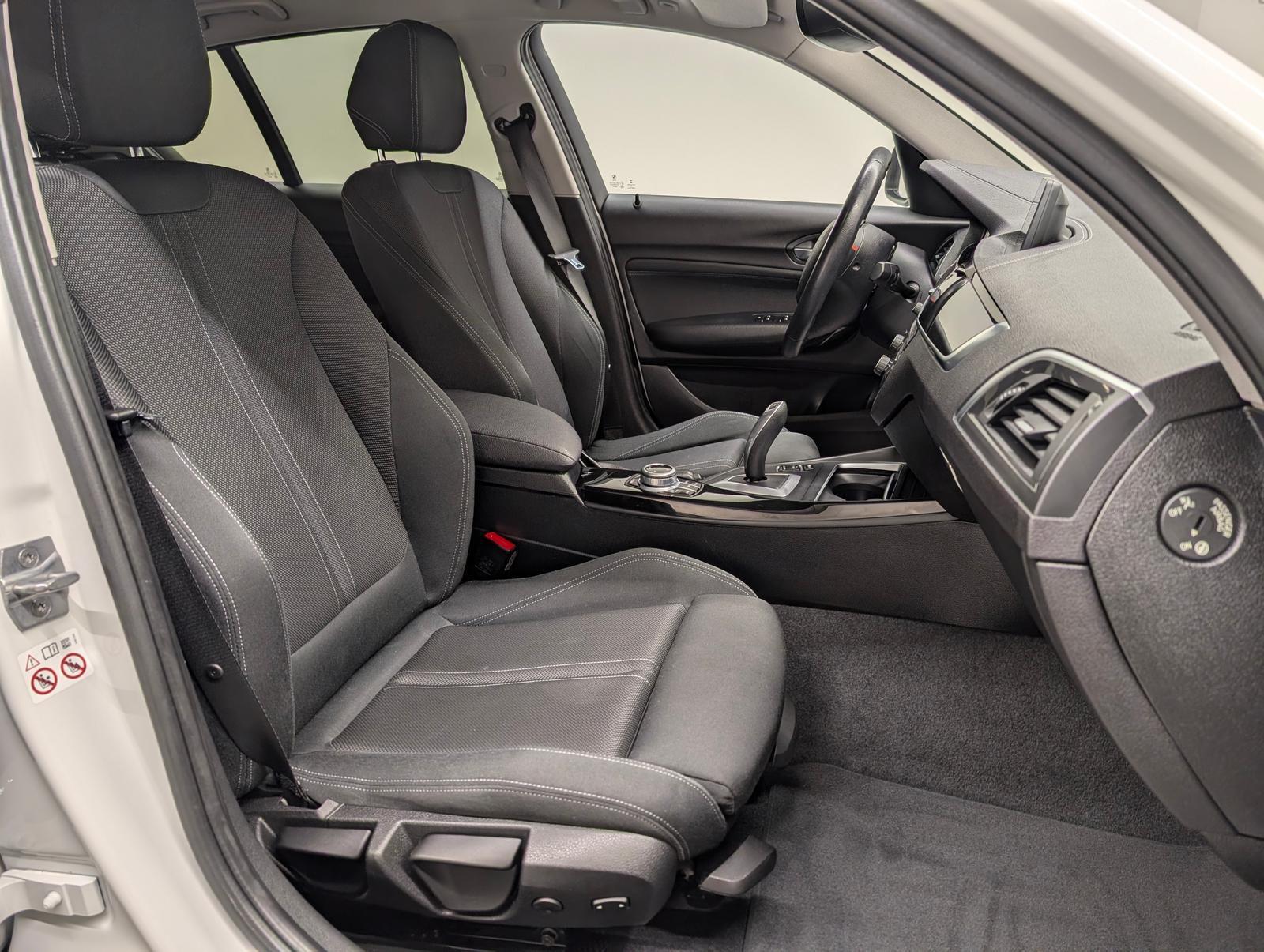 BMW 120 i Sport Line LED/Navi/SHZ/Tempomat/PDC