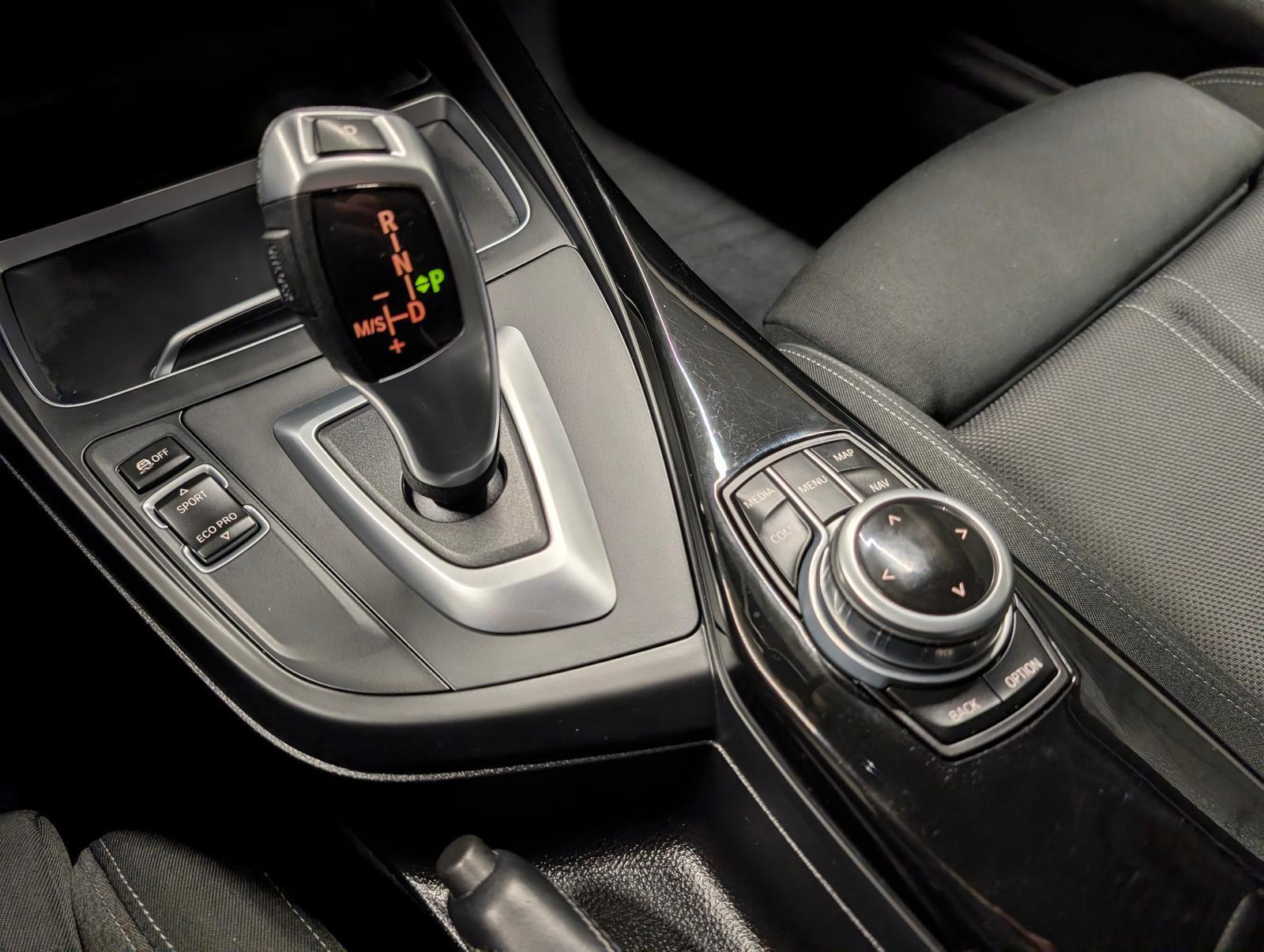 BMW 120 i Sport Line LED/Navi/SHZ/Tempomat/PDC