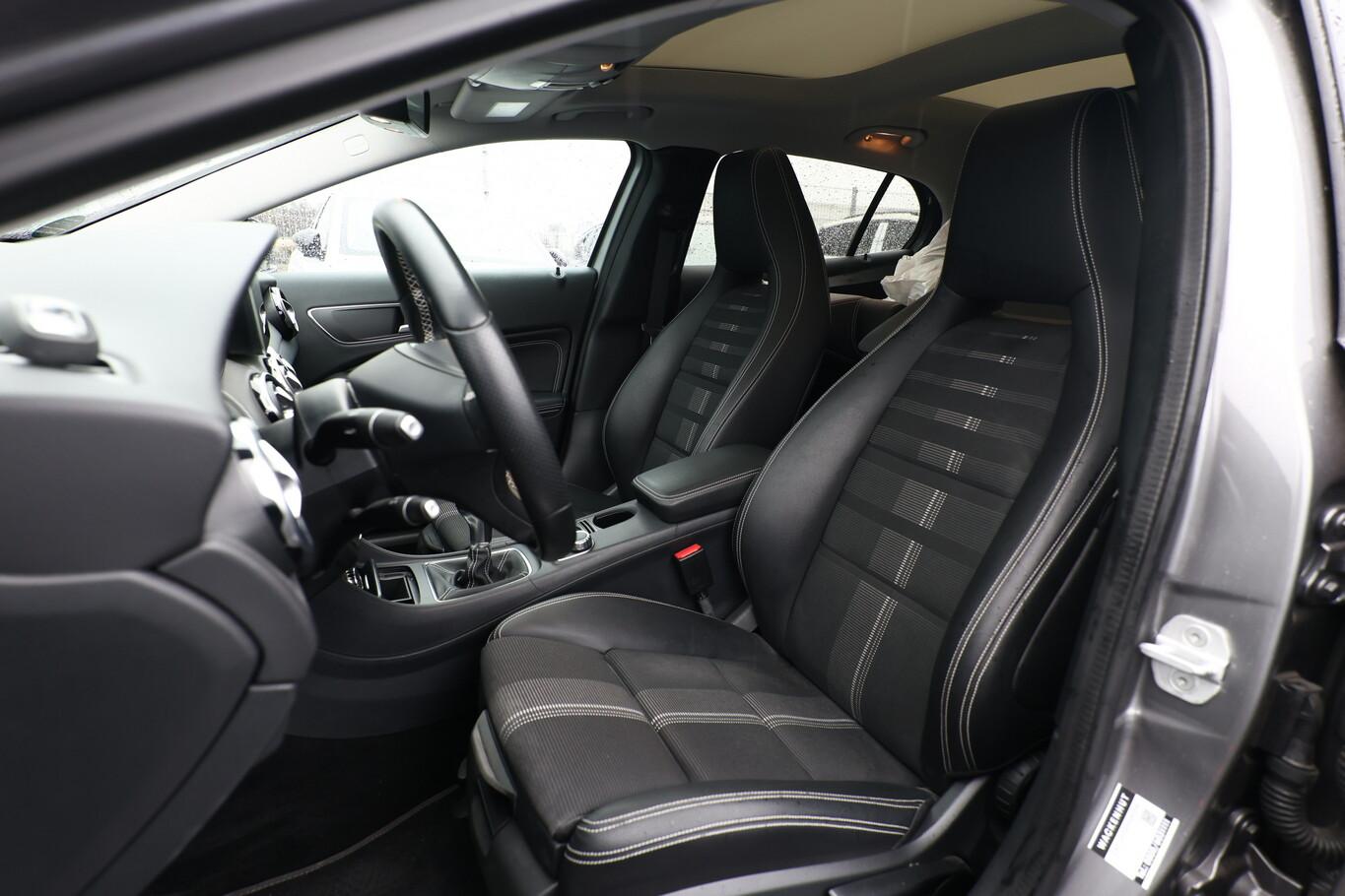 Mercedes-Benz GLA 180 Urban Pano Nav LED eHk ParkAs LaneAs 18Z