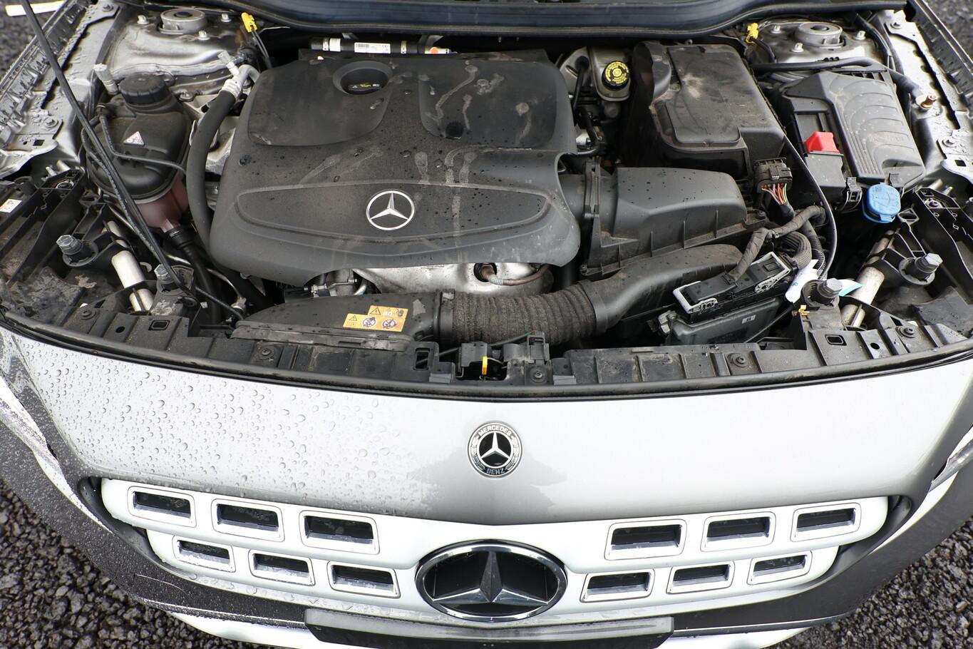 Mercedes-Benz GLA 180 Urban Pano Nav LED eHk ParkAs LaneAs 18Z