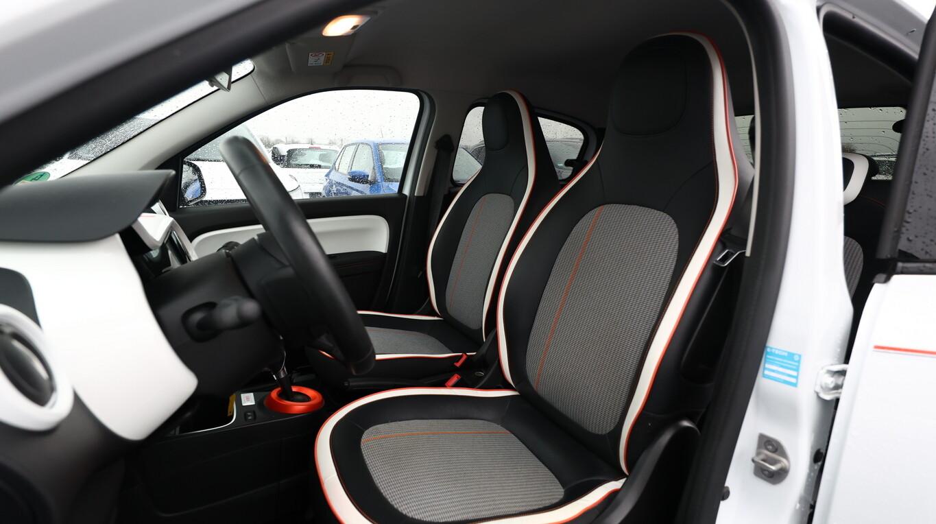Renault Twingo Electric Vibes Nav LaneA PDC Kam LM16Z