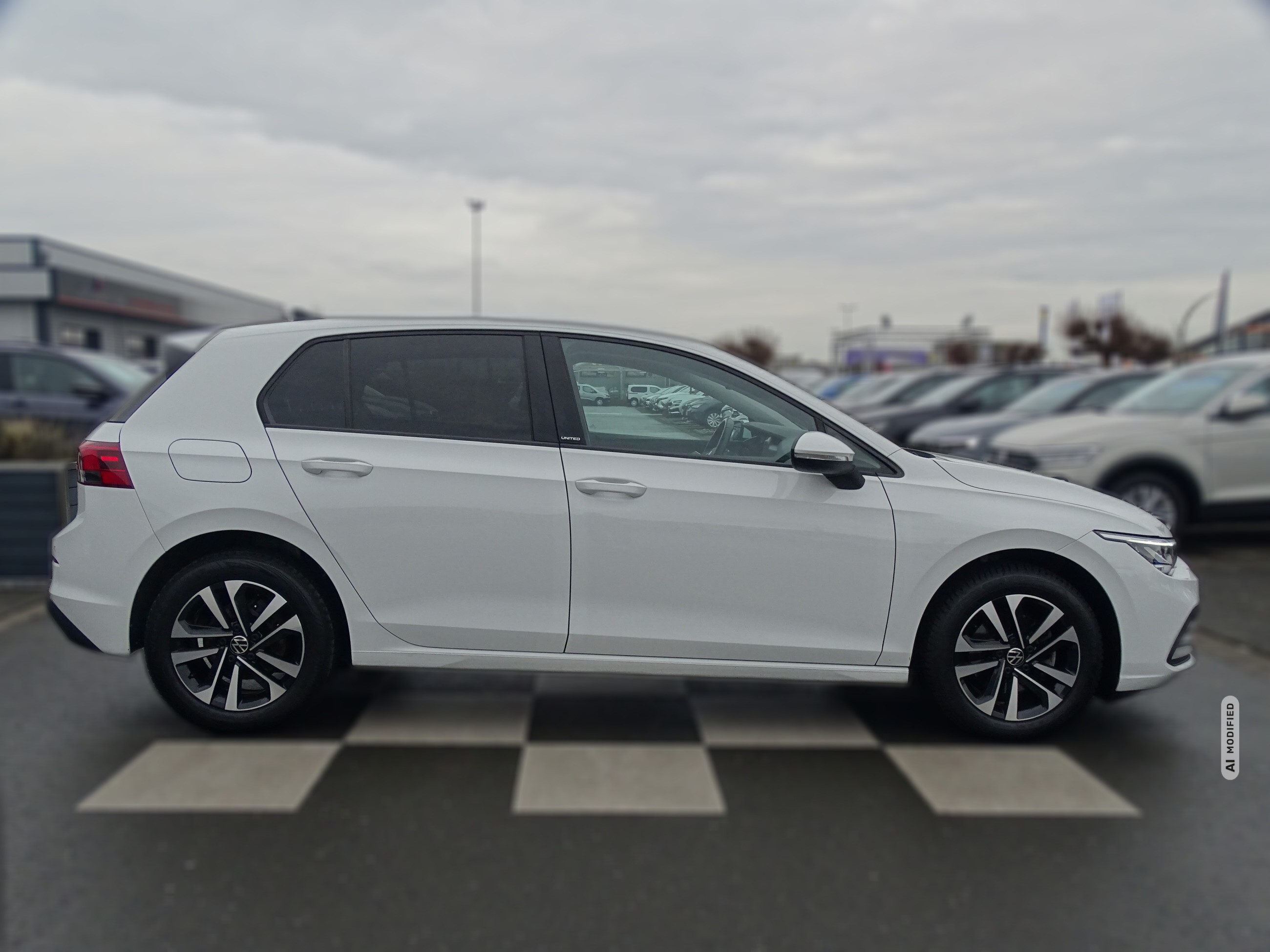 Volkswagen Golf 1.0 UNITED*NAVI*LED*DAB*SHZG*CARPLAY*PDC*