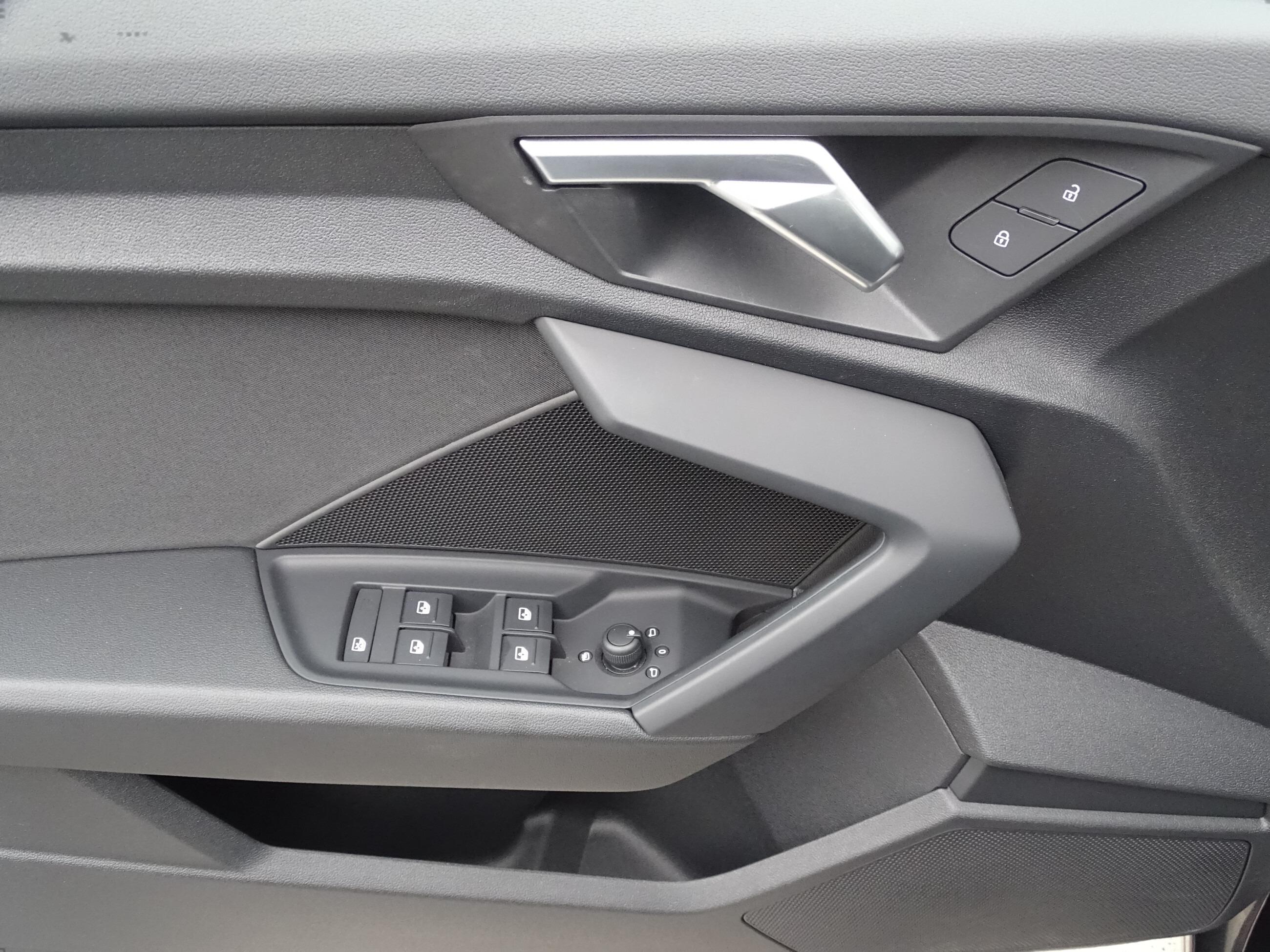 Audi A3 30 TFSI*LED*CARPLAY*SHZG*DAB*PDC*GJR*MFL*TEL*