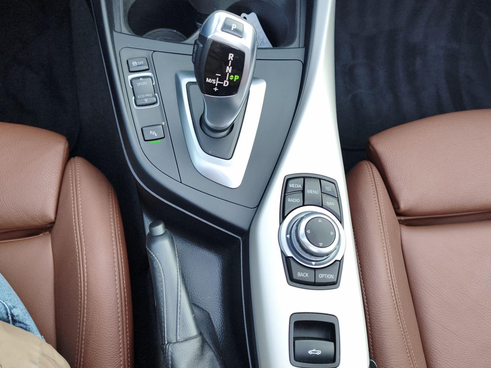 BMW 218 i Cabrio Aut./Leder/SHZ/Navi/PDC v.+h