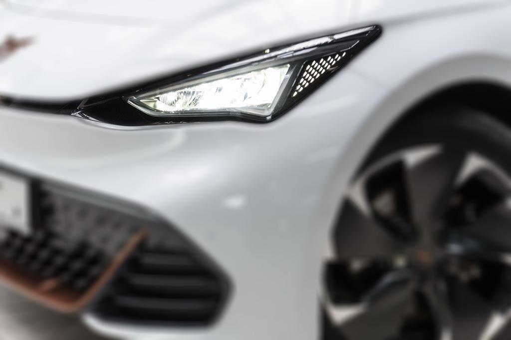 Cupra Born LED+NAVI+360°KAM+ACC+SHZ+APP