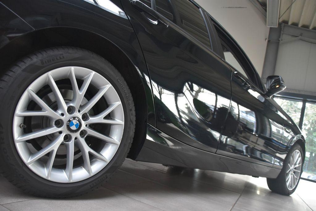 BMW 118 i Advantage Navi Klimaauto HarmanKardon PDC