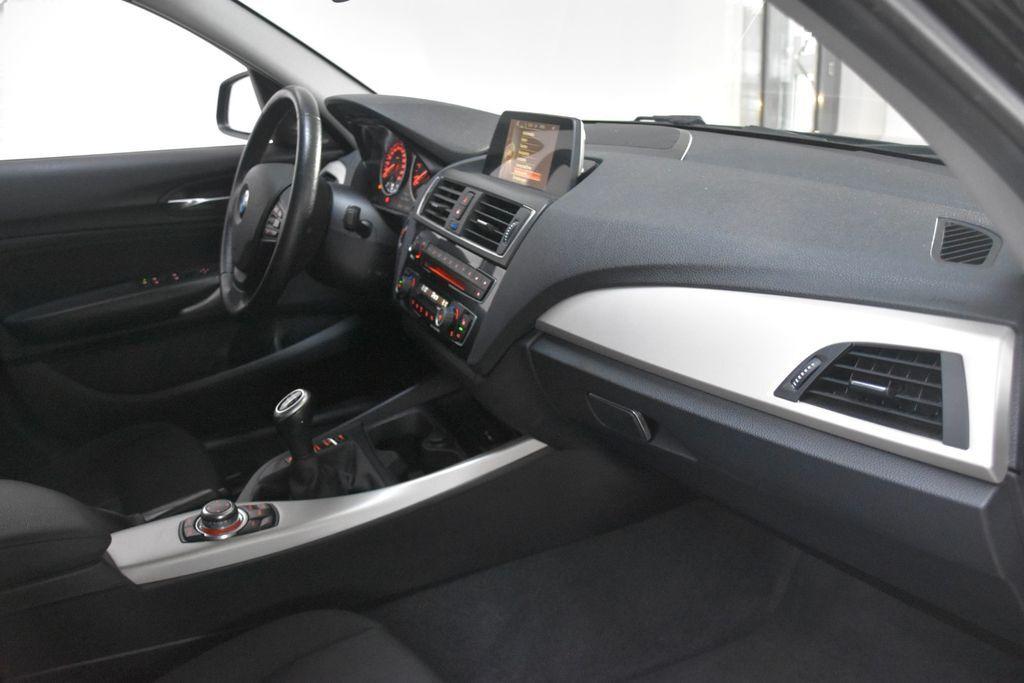 BMW 118 i Advantage Navi Klimaauto HarmanKardon PDC