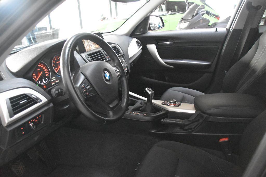 BMW 118 i Advantage Navi Klimaauto HarmanKardon PDC