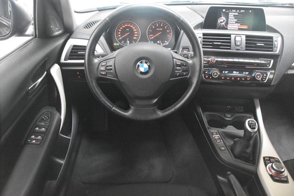 BMW 118 i Advantage Navi Klimaauto HarmanKardon PDC