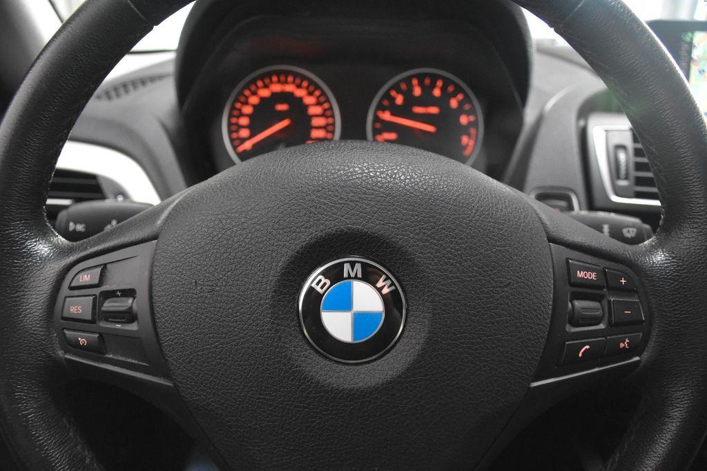 BMW 118 i Advantage Navi Klimaauto HarmanKardon PDC