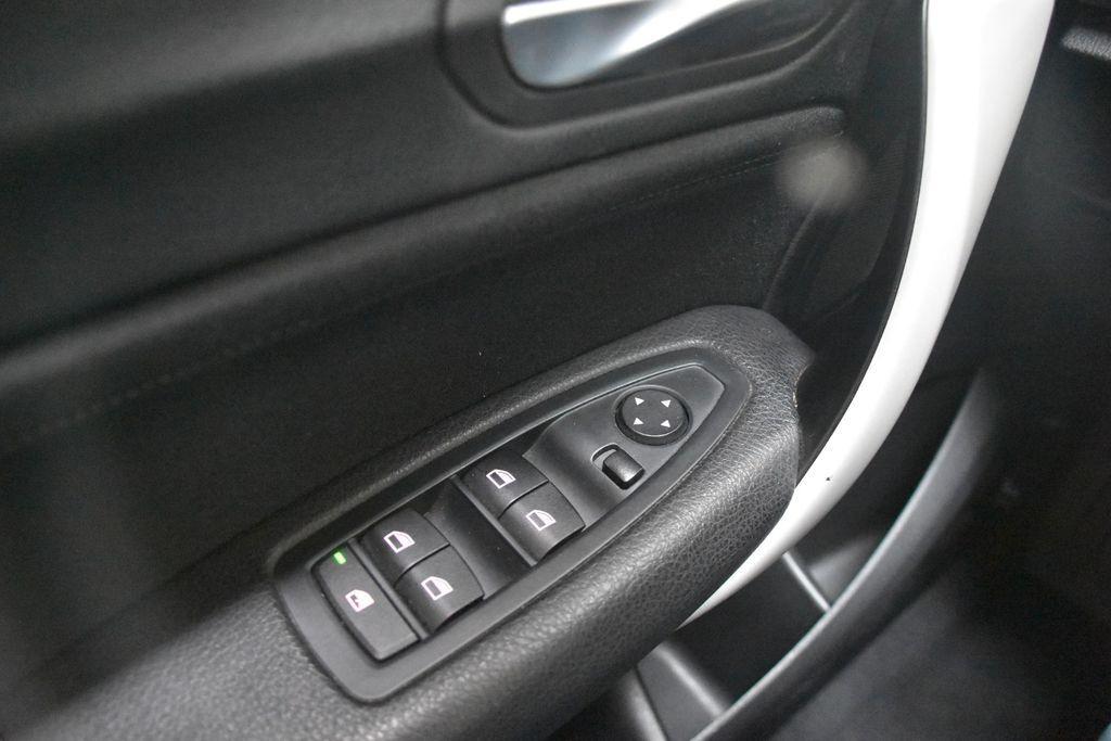 BMW 118 i Advantage Navi Klimaauto HarmanKardon PDC