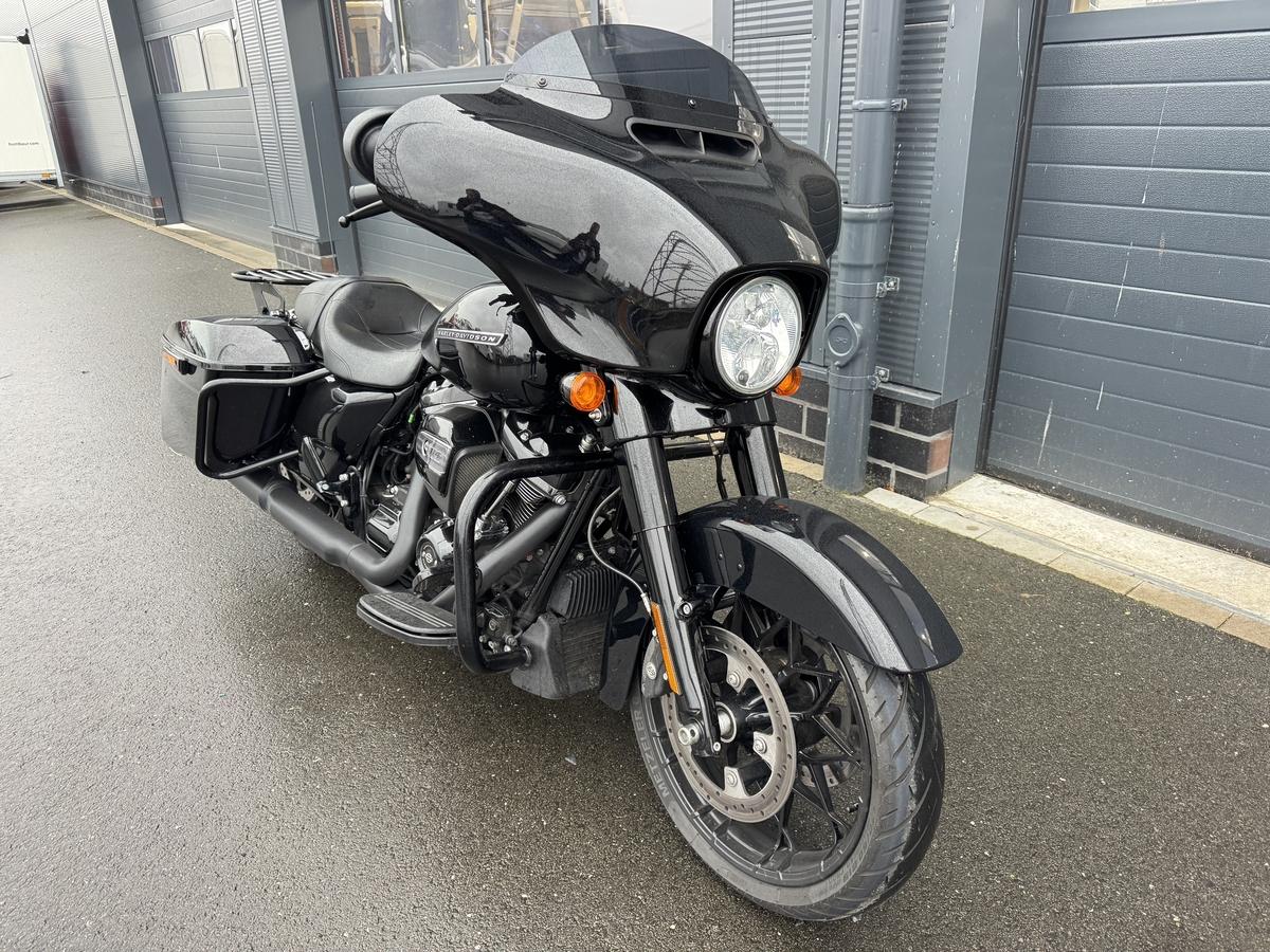 Harley-Davidson Street Glide Special+Black+Tempomat+Koffer