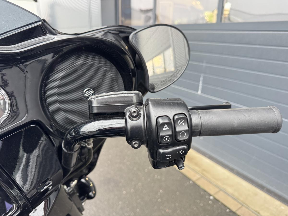 Harley-Davidson Street Glide Special+Black+Tempomat+Koffer