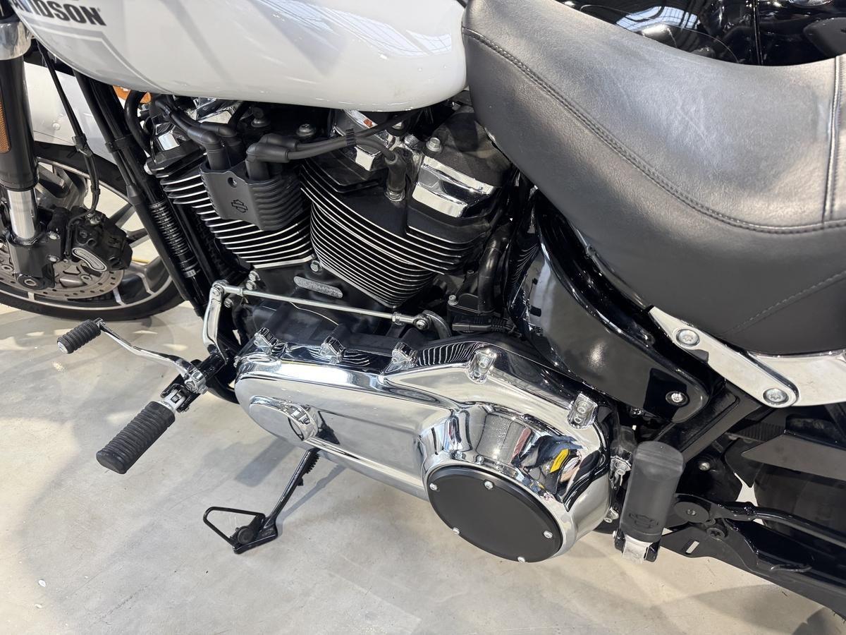 Harley-Davidson Sport Glide White+Tempomat+Koffer