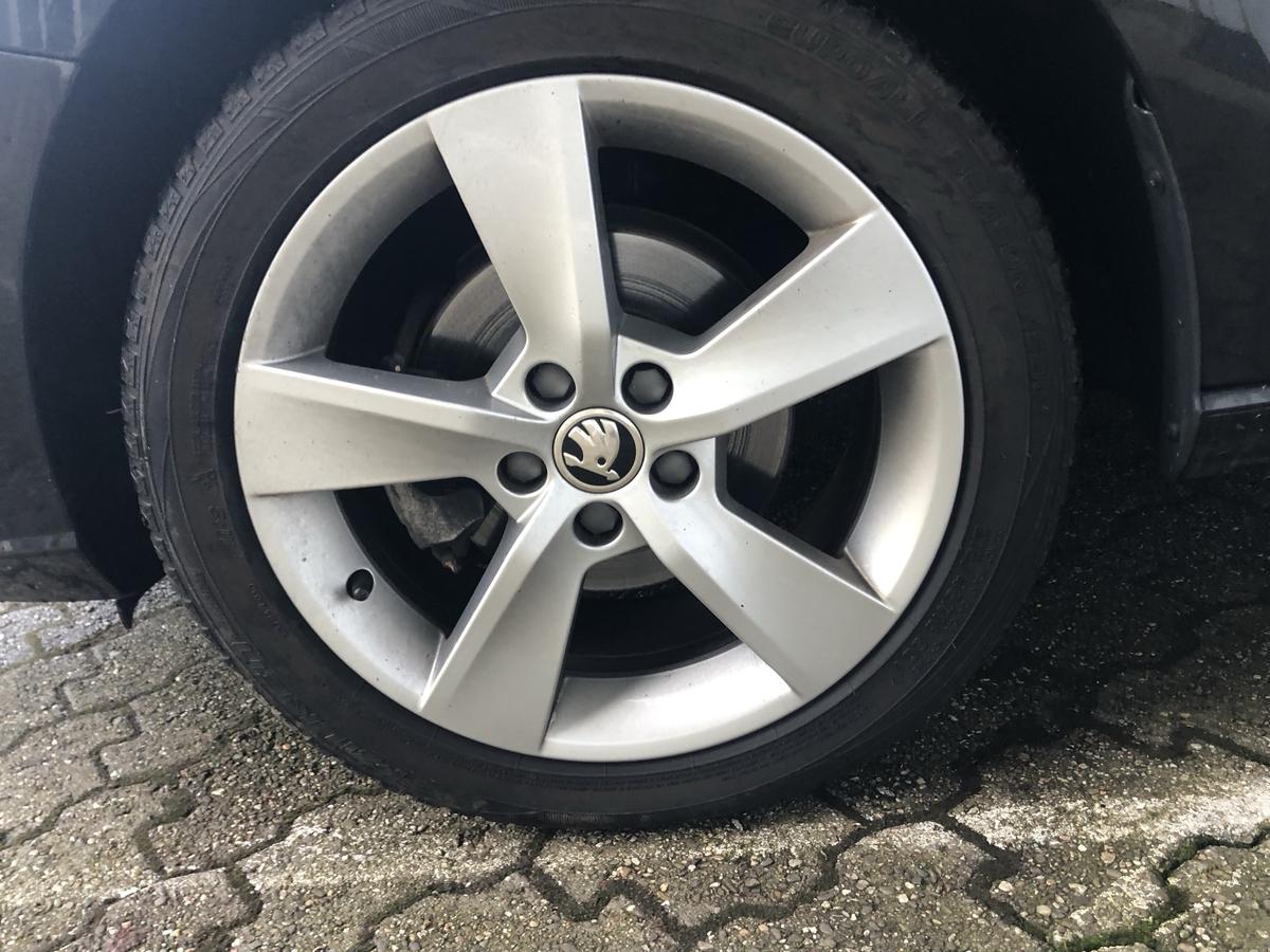 Skoda Fabia 1.0 MPI Cool Plus KLIMA*ALU*PDC*SHZG*ALLWETTER