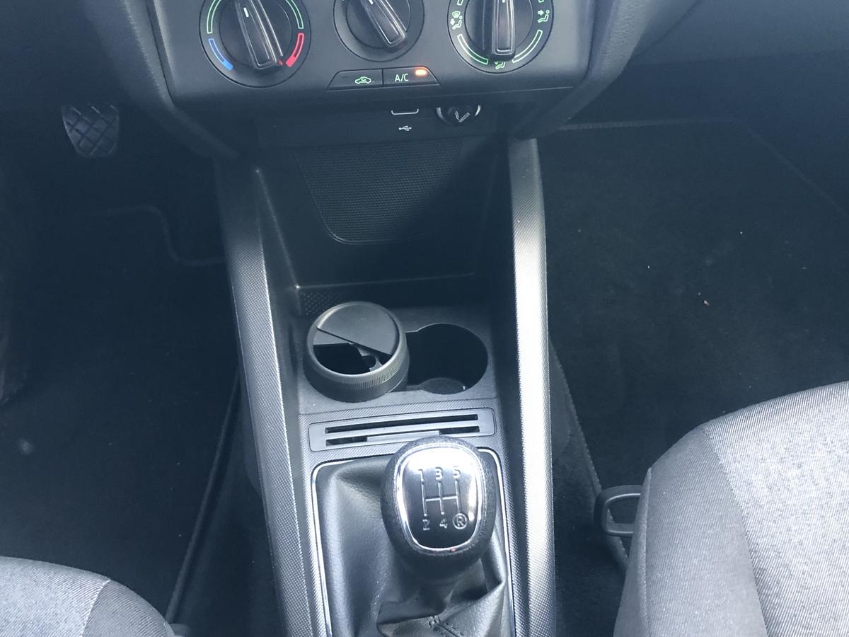 Skoda Fabia 1.0 MPI Cool Plus KLIMA*ALU*PDC*SHZG*ALLWETTER