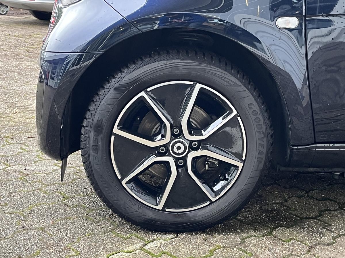 Smart ForTwo EQ cabrio*EXCLUSIVE*22kW*CAM*MEDIA*ALU*ALLW*LED*SHZ*