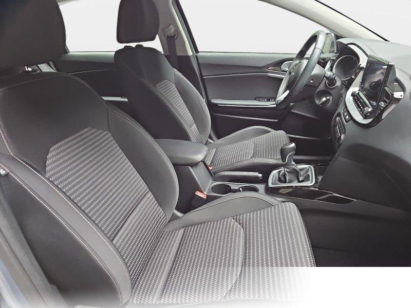 Kia cee'd / Ceed 1,5 T-GDI VISION NAVI KOMFORT WINTER KAMERA LM16