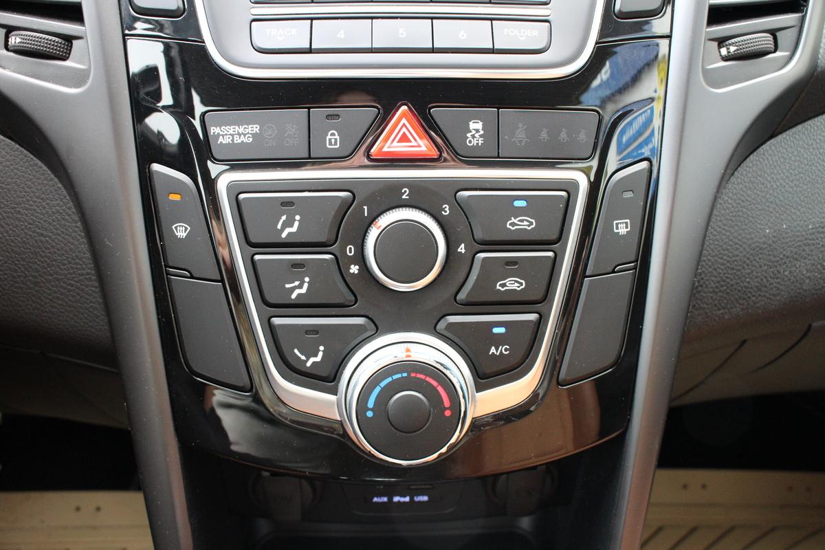 Hyundai i30 Coupe 1.4 Design *Bluetooth*Klimaanlage*Allwetterreifen*