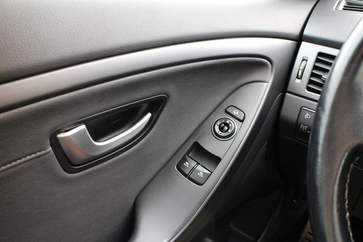 Hyundai i30 Coupe 1.4 Design *Bluetooth*Klimaanlage*Allwetterreifen*