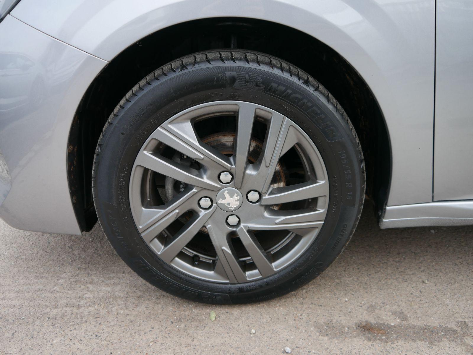 Peugeot 208 PureTech  Active Pack - S&S*NAVI*LED*PDC-HI*TEMPOMAT*KLIMA*BLUETOOTH