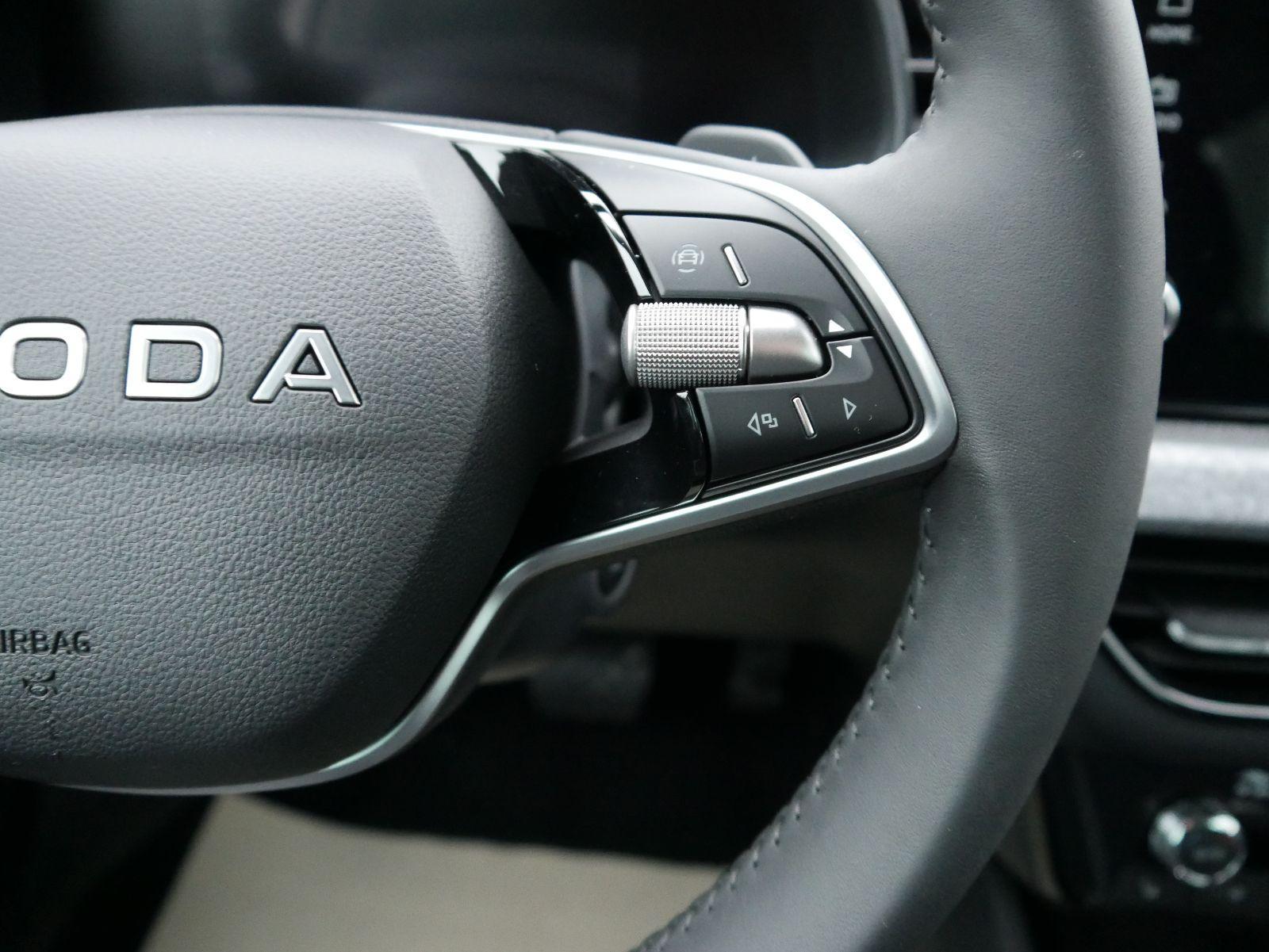 Skoda Kamiq Selection 1.0 TSI DSG*PDC*SHZ*SMARTLINK*MATRIX-LED*AHK-SCHWENKBAR*TEMPOMAT