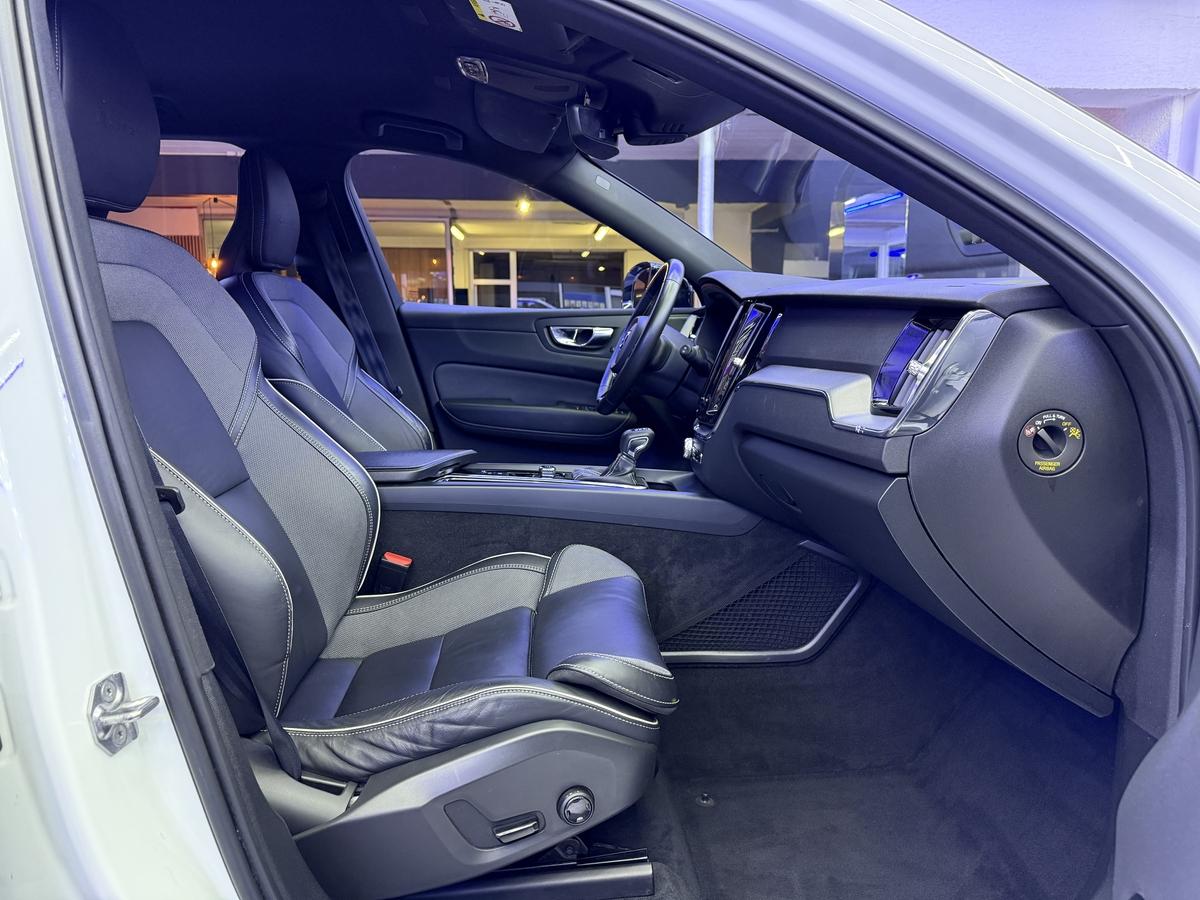 Volvo XC60 2.0 T4 R Design