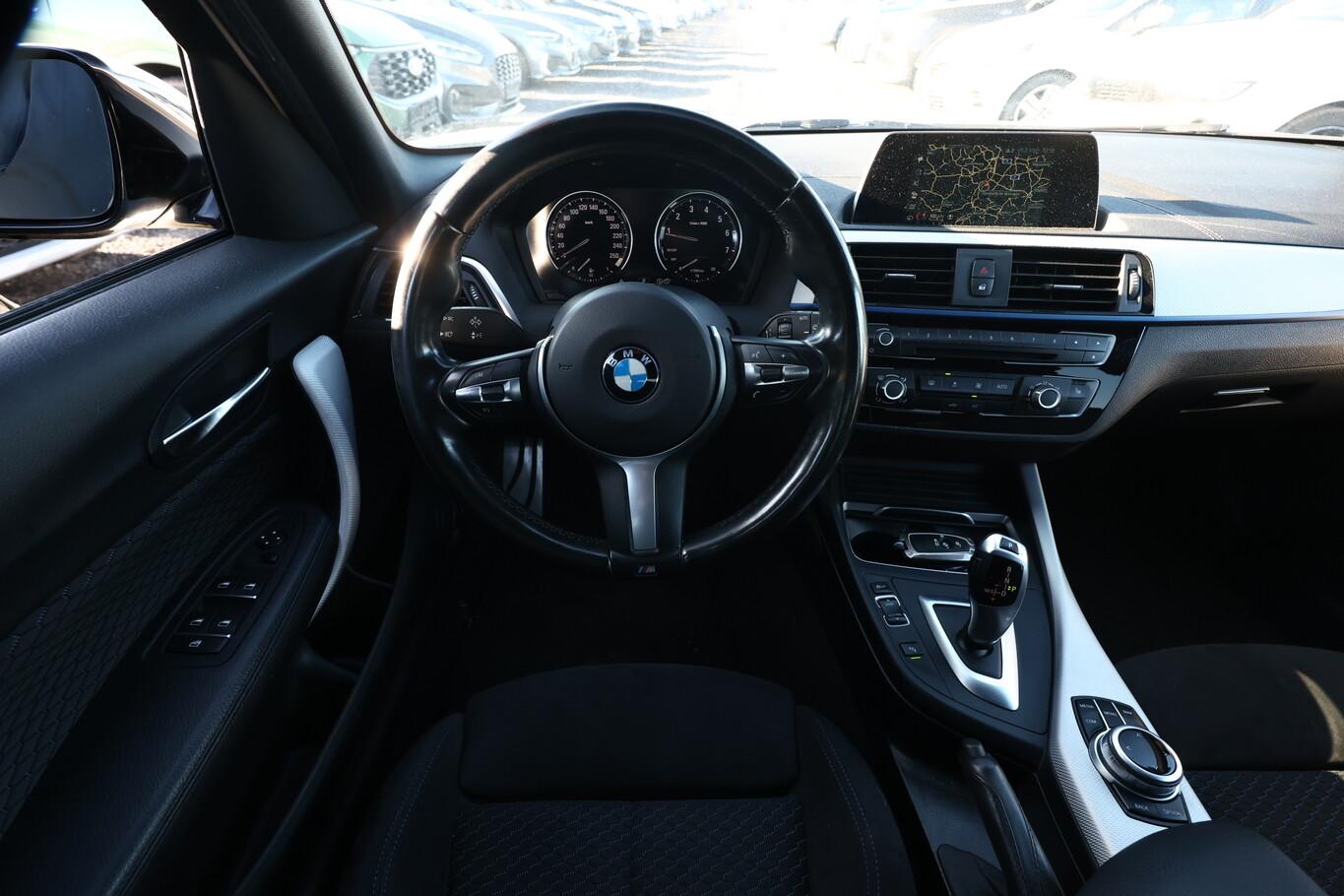 BMW 120 i M Sport LED Nav Temp PrivG PDC 18Z Klimaaut