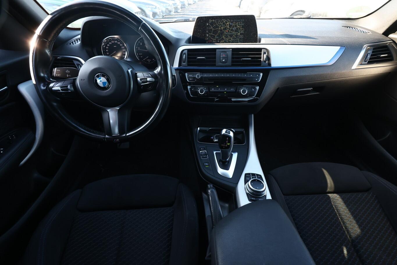 BMW 120 i M Sport LED Nav Temp PrivG PDC 18Z Klimaaut