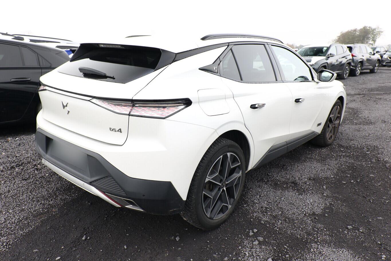 DS Automobiles DS4 4 1.5 BHDi 130 EAT8 Cross Rivoli  LED Nav ACC