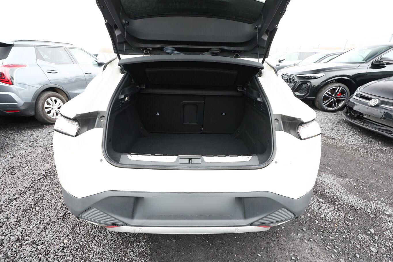 DS Automobiles DS4 4 1.5 BHDi 130 EAT8 Cross Rivoli  LED Nav ACC