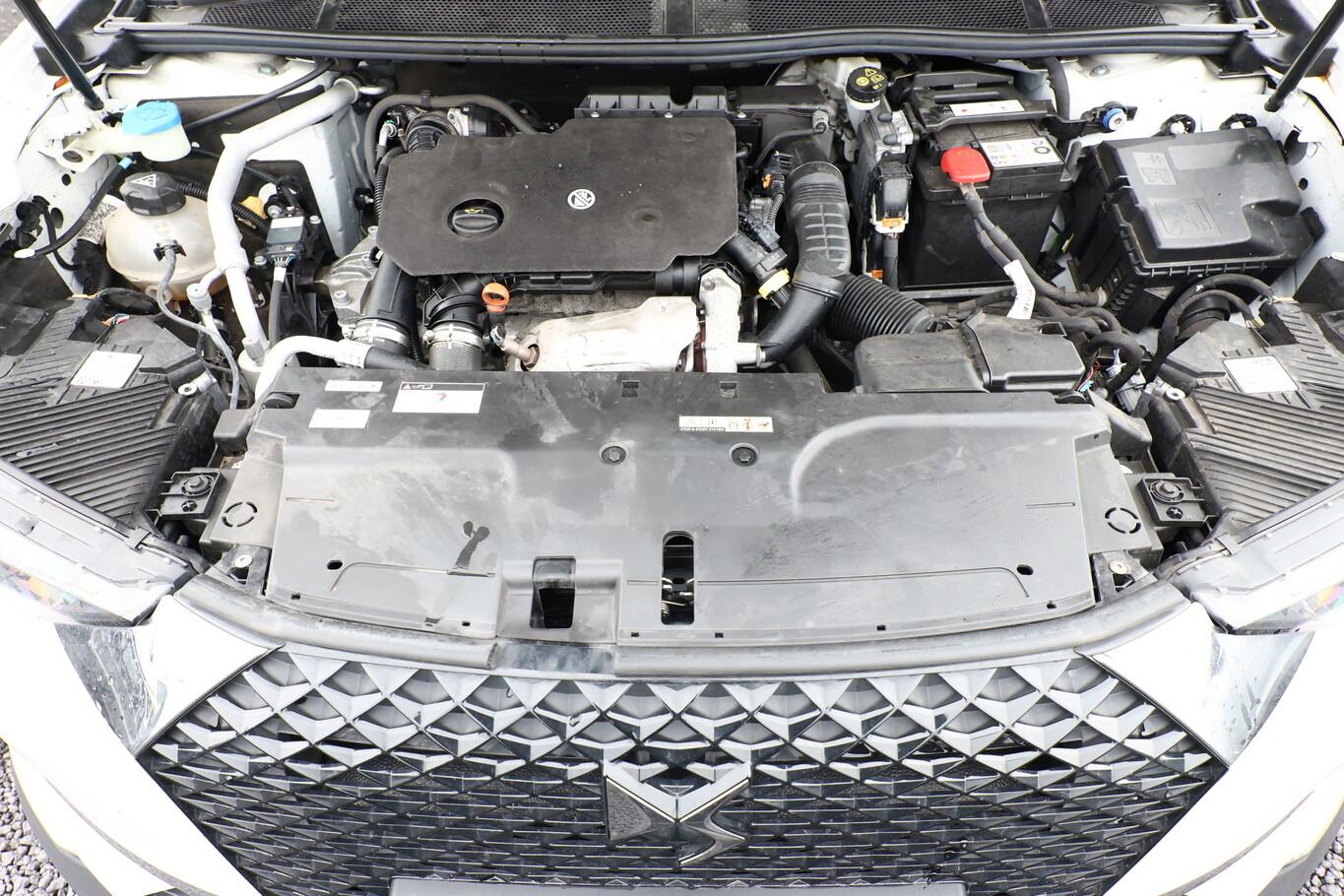 DS Automobiles DS4 4 1.5 BHDi 130 EAT8 Cross Rivoli  LED Nav ACC