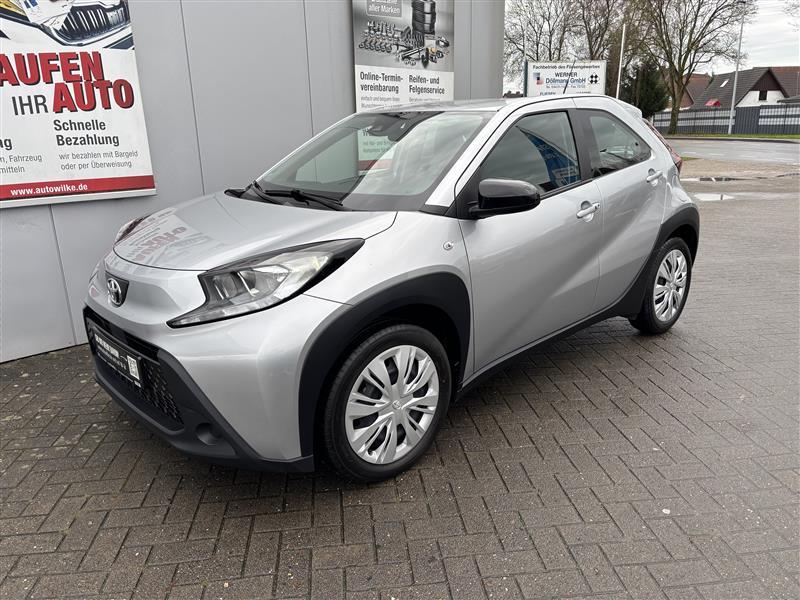 Toyota Aygo X 1.0 VVT-i Play*AUTOMATIK*SITZHEIZUNG*BLUETOOTH*KAMERA