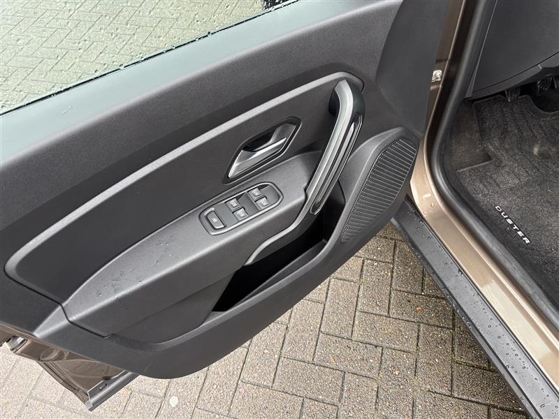 Dacia Duster SCe 115 2WD Comfort*NAVI*KAMERA*KLIMA*AHK *