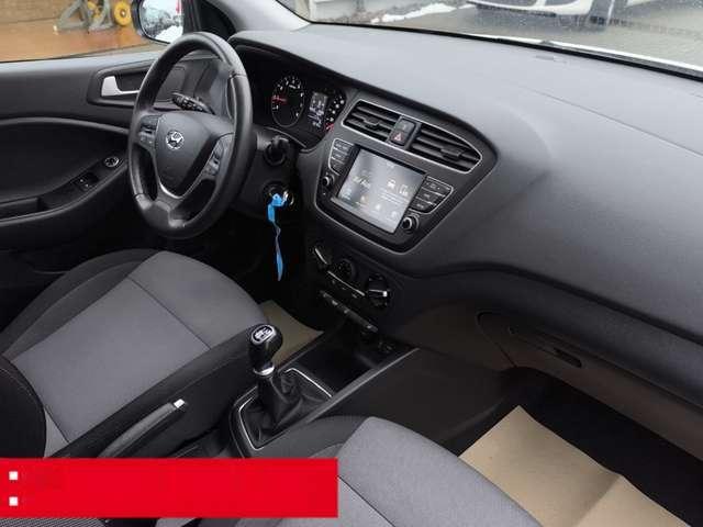 Hyundai i20 1.2 Advantage + RFK SHZ KLIMA USB