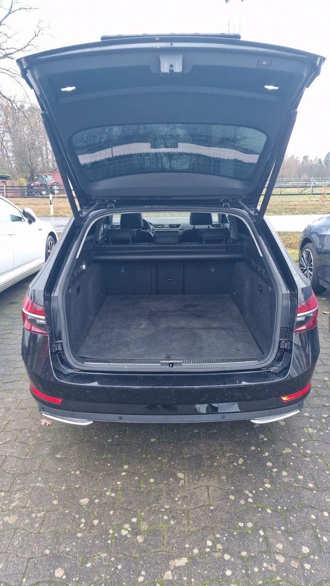 Skoda Superb Combi L&K AHK PANORAMA