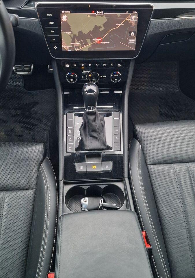 Skoda Superb Combi L&K AHK PANORAMA