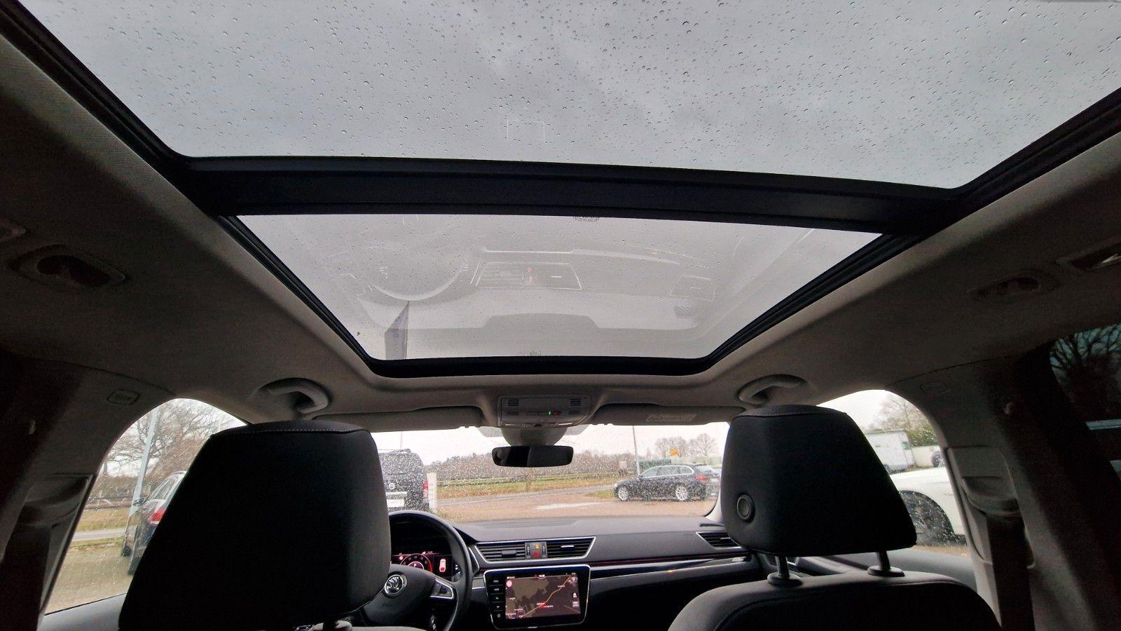 Skoda Superb Combi L&K AHK PANORAMA