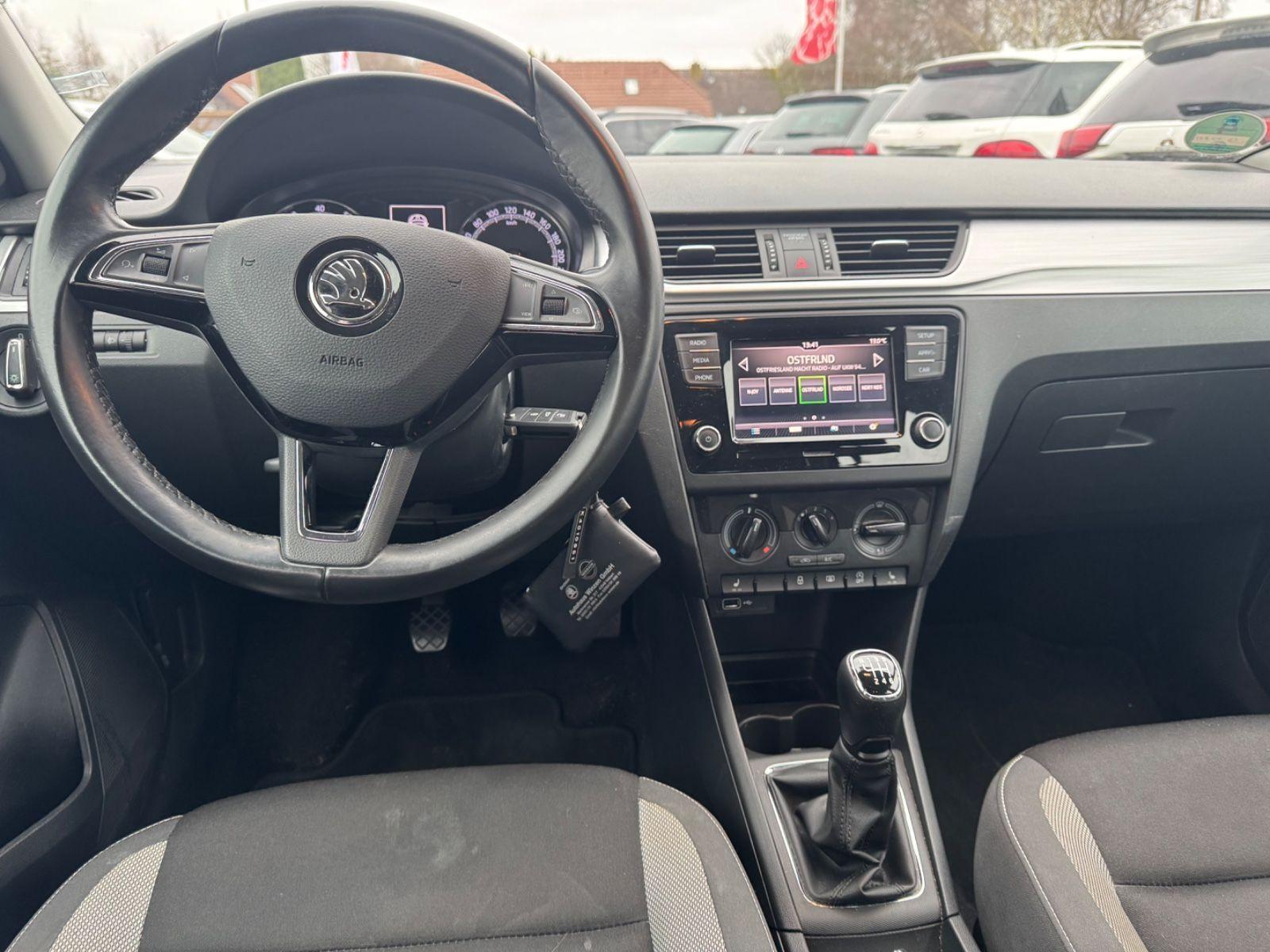 Skoda Rapid Spaceback Ambition PDC MFL Temp SHZ 1 Hand