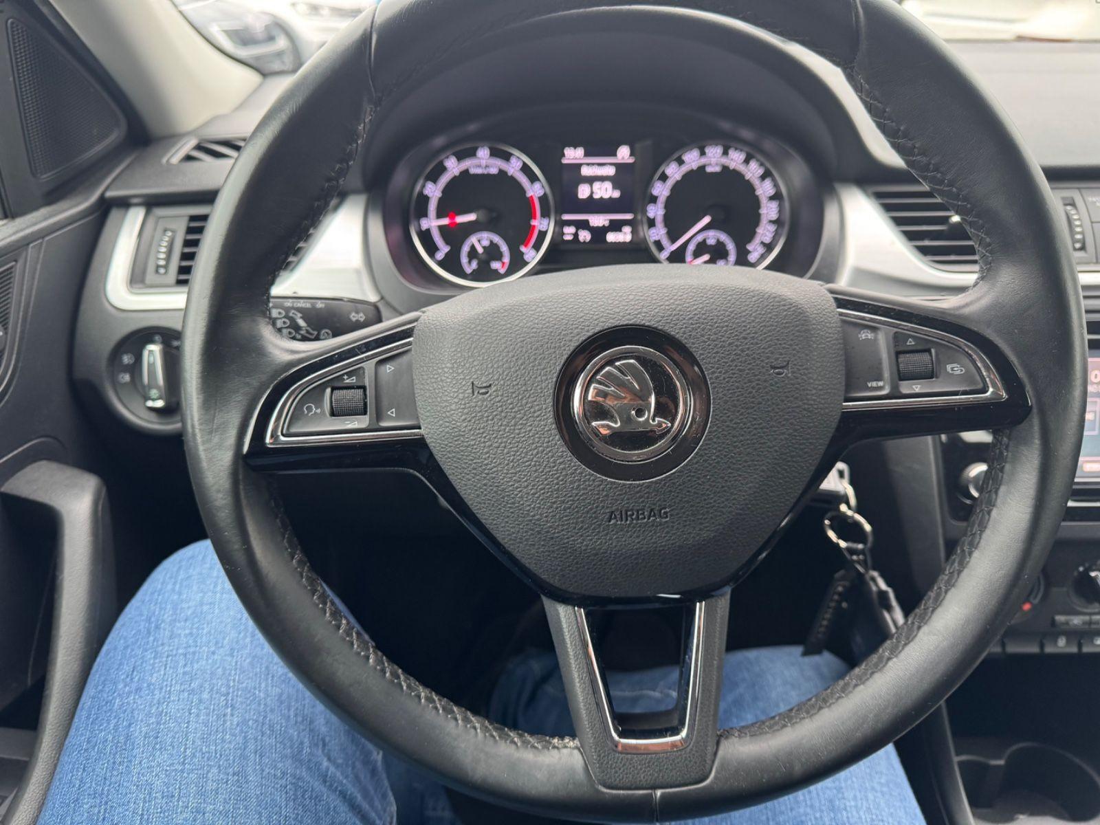 Skoda Rapid Spaceback Ambition PDC MFL Temp SHZ 1 Hand