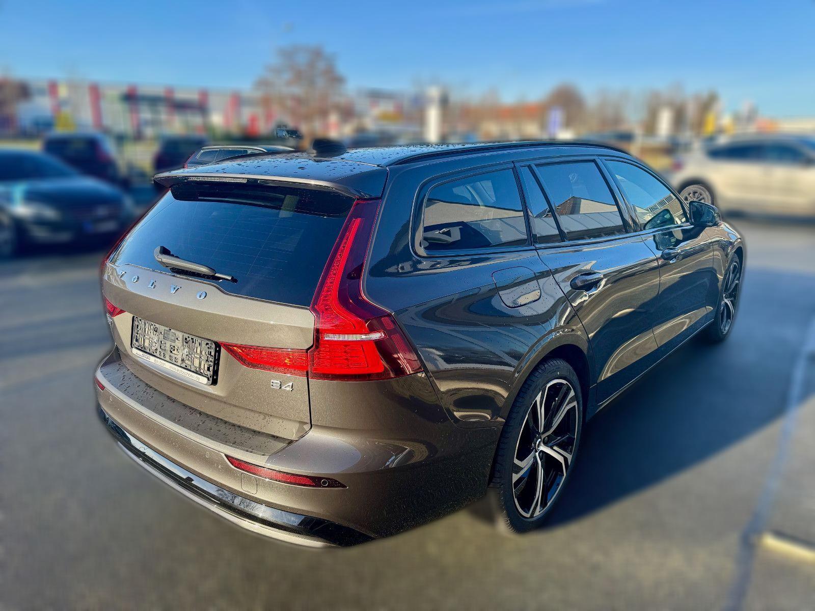 Volvo V60 B4 Plus Dark