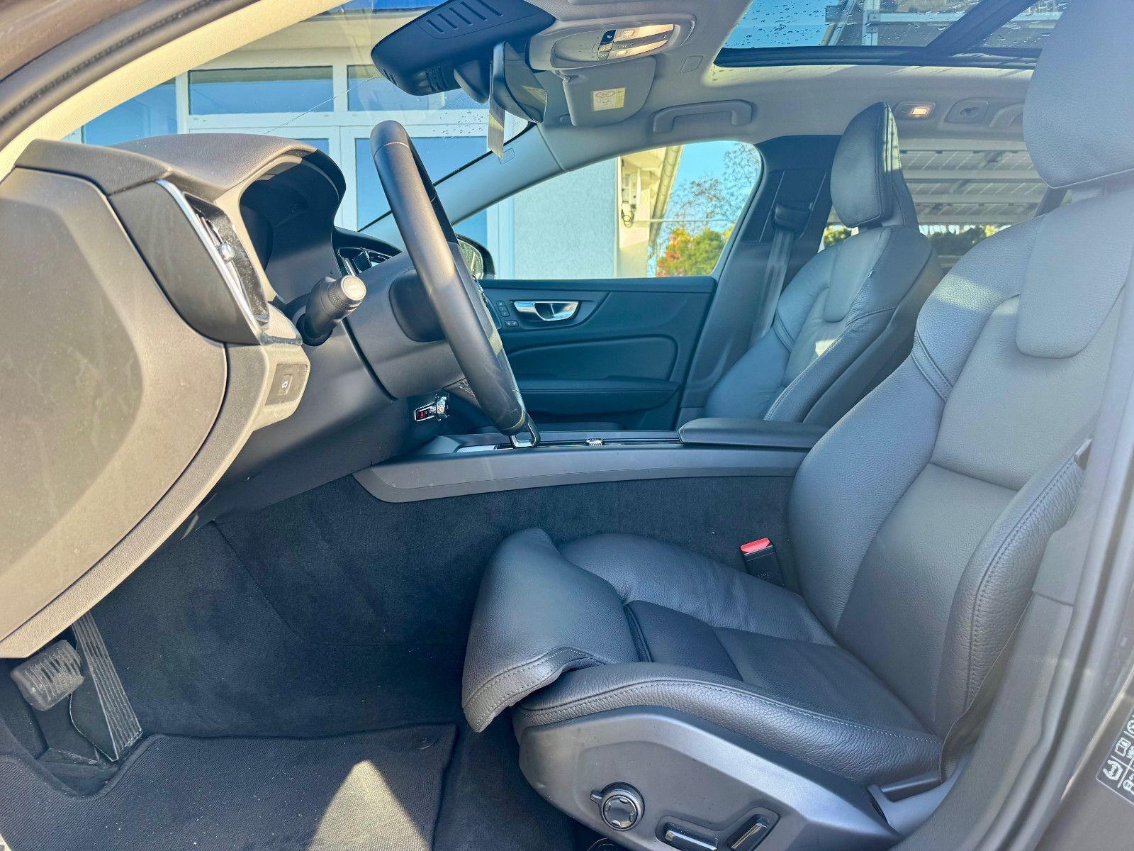 Volvo V60 B4 Plus Dark