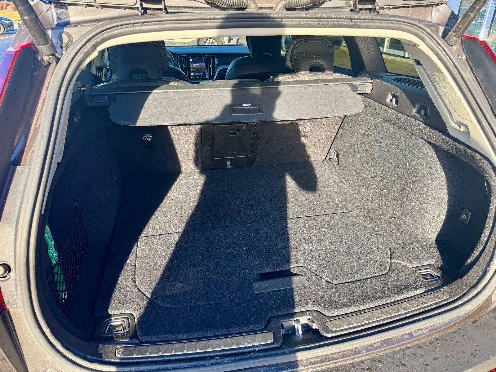 Volvo V60 B4 Plus Dark