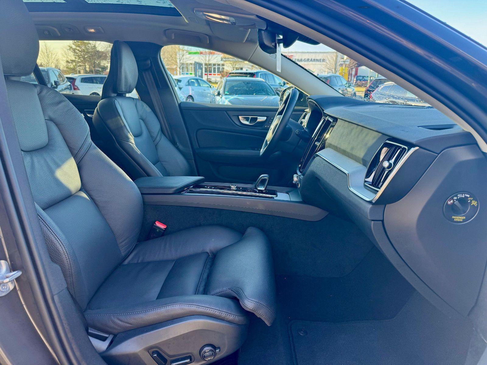 Volvo V60 B4 Plus Dark