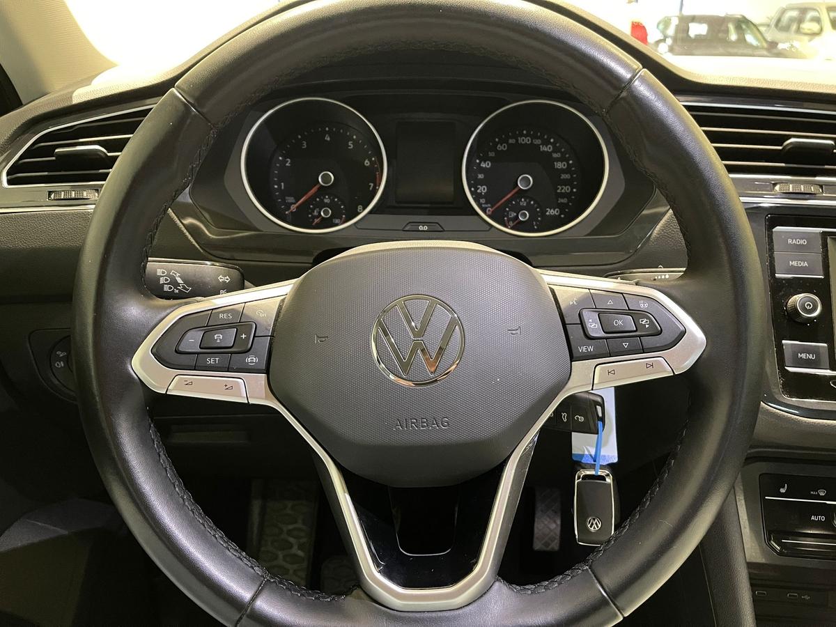 Volkswagen Tiguan 1.5 TSI Standheizung Leder DCC
