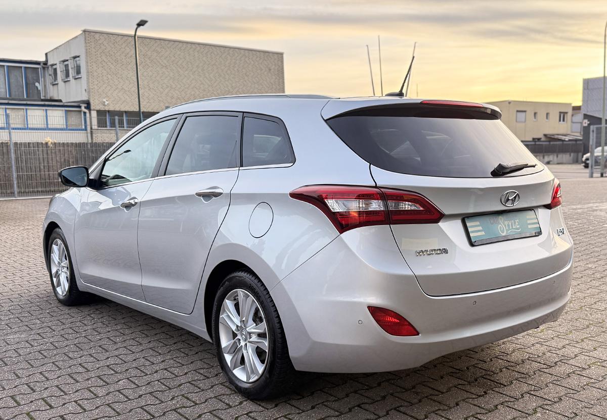 Hyundai i30 1.6 CRDi FIFA World Cup Edition NAVI SHZ 