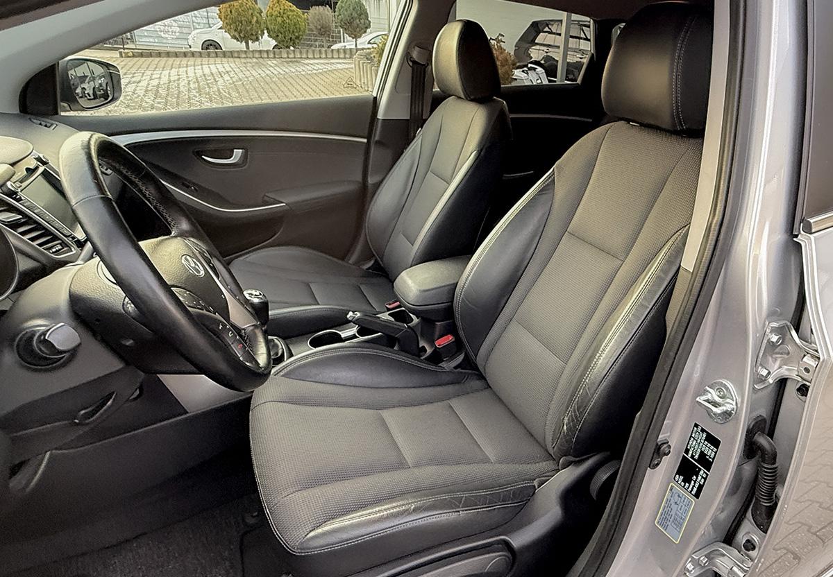 Hyundai i30 1.6 CRDi FIFA World Cup Edition NAVI SHZ 