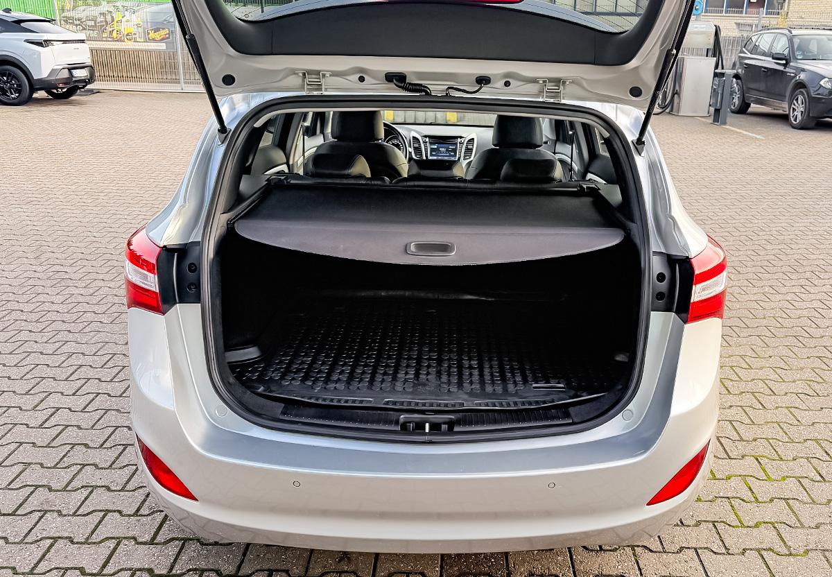 Hyundai i30 1.6 CRDi FIFA World Cup Edition NAVI SHZ 