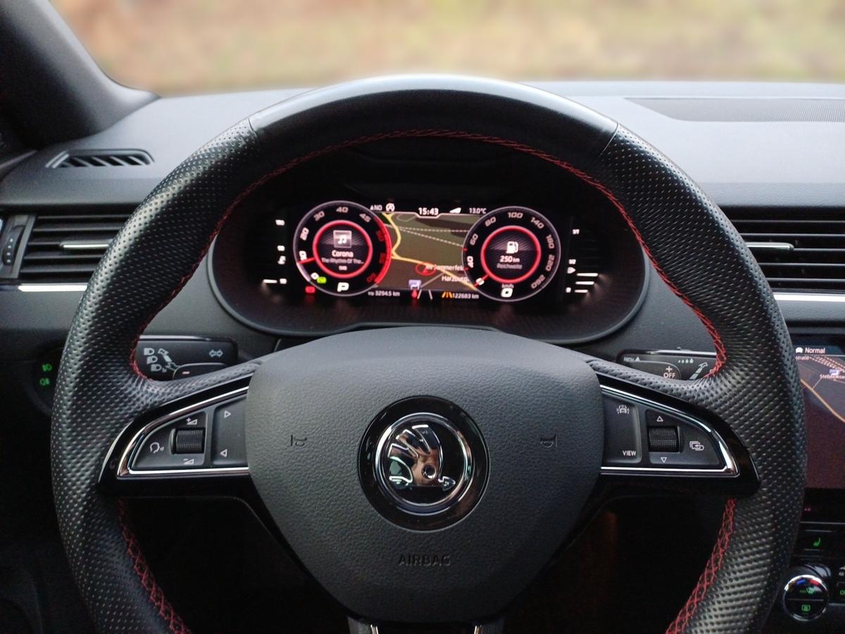 Skoda Octavia 2.0 TDI RS 60 4x4  Memory Navi App Parklenkass.